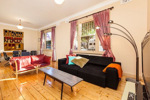 MADELINE, 1BDR Fitzroy Apartment - Accommodation Southport 7