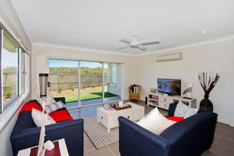 SALTY PAUSE At BONDI HOUSE - Accommodation Southport 0