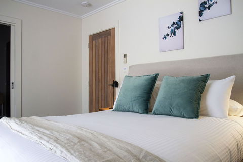 Balgownie Estate Winery Retreat & Restaurant - Southport Accommodation 5