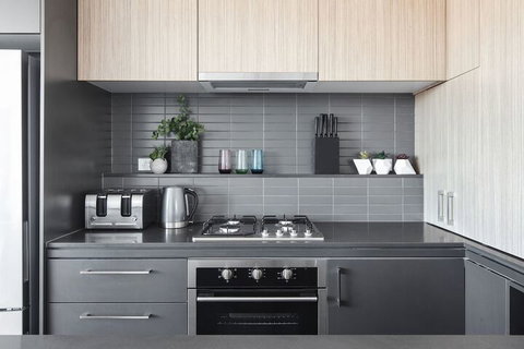 Spacious Urban Oasis In Central Location - Accommodation Southport 4