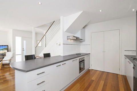 Bask At The Glade - Rejuvenate Stays - Southport Accommodation 3