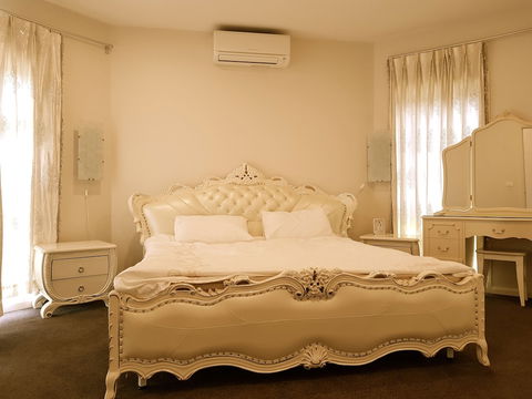 Signature Townhouse In Doncaster - Southport Accommodation 0