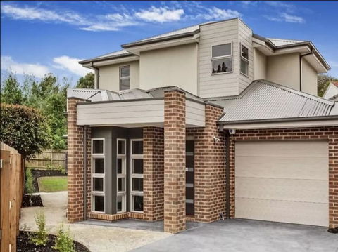 Signature Townhouse In Doncaster - Southport Accommodation 1