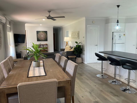 Valley View Townhouse - On The RAIL TRAIL - Southport Accommodation 5