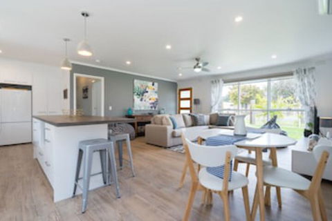 Xanadu Shores - Southport Accommodation 0