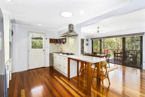 CABARITA BEACH BLISS HOLIDAY HOME On The LAKE - Southport Accommodation 2