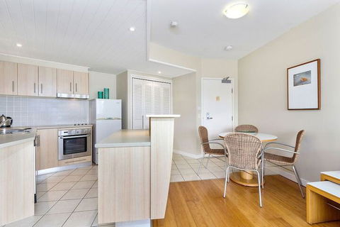 RESORT On The BEACH 6126 27 - Southport Accommodation 2