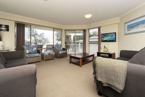 Pelican Sands Unit 4 Soldiers Point - Southport Accommodation 0