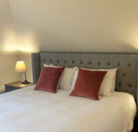 Lythgo's Row Colonial Cottages