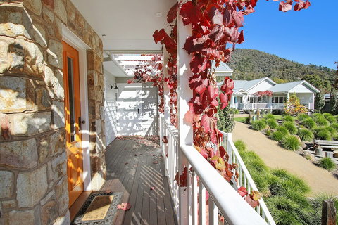 Autumn Home - Our Place At Bright - Accommodation Southport 3