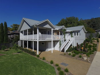 Autumn Home - Our Place At Bright - Accommodation Southport 4