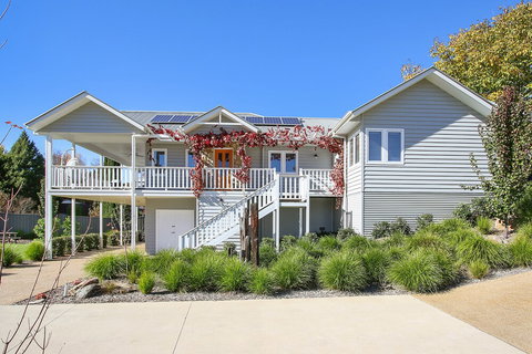 Autumn Home - Our Place At Bright - Accommodation Southport 0