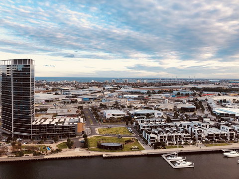 Melbourne CBD Victoria Harbour Short Stay Service Apartments - Accommodation Southport 3