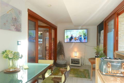 Luxury Escape - Southport Accommodation 5