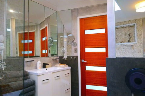 Luxury Escape - Southport Accommodation 3