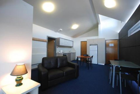 Alpine Heights 1 Bedroom Penthouse MHA - Accommodation Southport 3