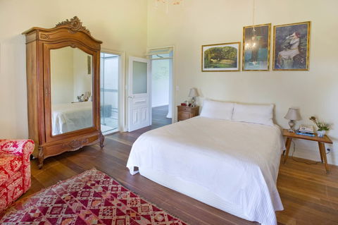TRANQUILO BEACH HOUSE - Southport Accommodation 4