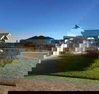 Golf and Beach Retreat - Accommodation Southport