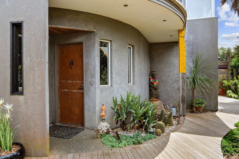 Smith Beach Getaways Beachwood Luxury Villa - Accommodation Southport 5