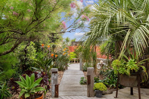 Smith Beach Getaways Beachwood Luxury Villa - Accommodation Southport 6