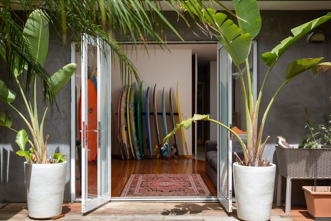 Smith Beach Getaways Beachwood Luxury Villa - Accommodation Southport 4