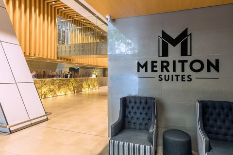 Meriton Suites World Tower, Sydney - Accommodation Southport 4