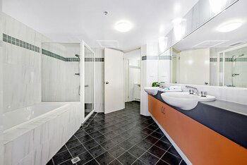 Victoria Square Apartment Broadbeach Level 9 - Southport Accommodation 6
