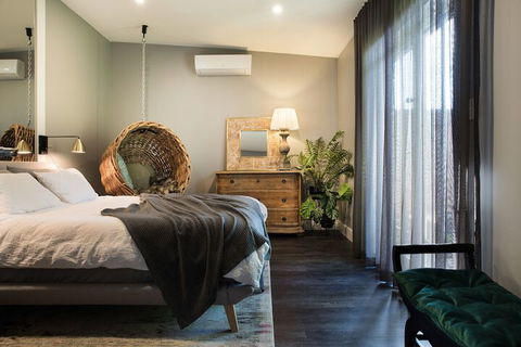 Arya - Southport Accommodation 5