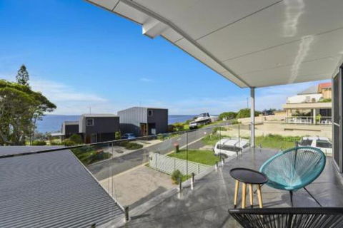 Due North Beach House - Southport Accommodation 3