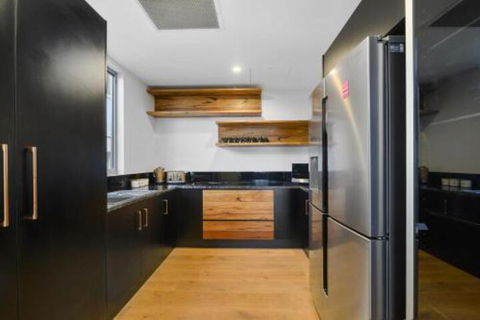 Due North Beach House - Southport Accommodation 2