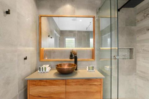 Due North Beach House - Southport Accommodation 4
