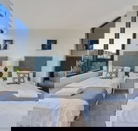 New Luxury Apartment Walking to Shops  Cinema - Accommodation Southport