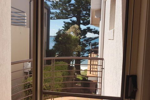 VUES At Salamander Bay - Southport Accommodation 4