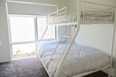 7 Gilmore Smiths Beach House - Accommodation Southport 1