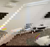 7 Gilmore Smiths Beach House