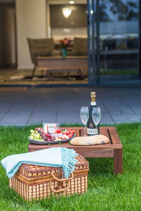 Ulverstone Waterfront Apartments - Southport Accommodation 3