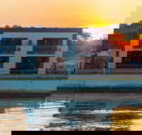Ulverstone Waterfront Apartments - Southport Accommodation