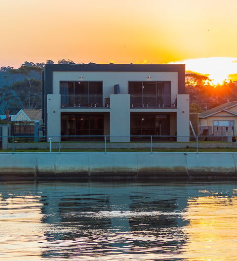 Ulverstone Waterfront Apartments - Southport Accommodation 0