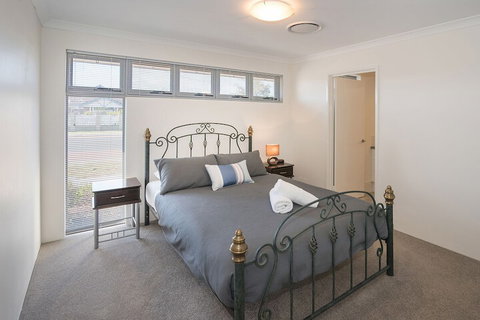 Gale House - Southport Accommodation 3