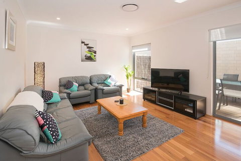 Gale House - Southport Accommodation 6