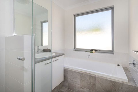 Gale House - Southport Accommodation 7