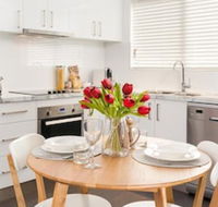 Understated Elegance Affordable Luxury - Southport Accommodation