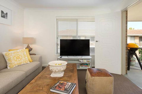 Living In Luxury Central & Sophisticated - Southport Accommodation 1