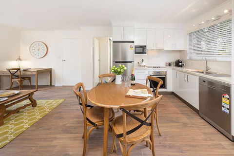 The Executive - Central & Sophisticated - Southport Accommodation 2