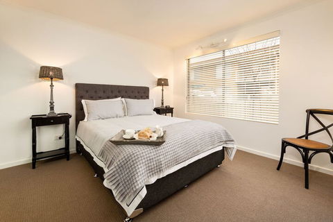 The Manhattan Central & Sophisticated - Southport Accommodation 4