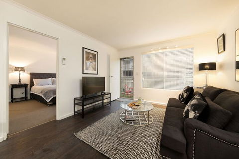 The Manhattan Central & Sophisticated - Southport Accommodation 3