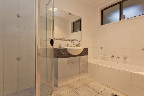 Serenity Size & Seclusion - Southport Accommodation 2