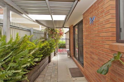 Serenity Size & Seclusion - Southport Accommodation 6