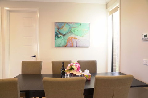 A Brand New House Near Boxhill - Accommodation Southport 6