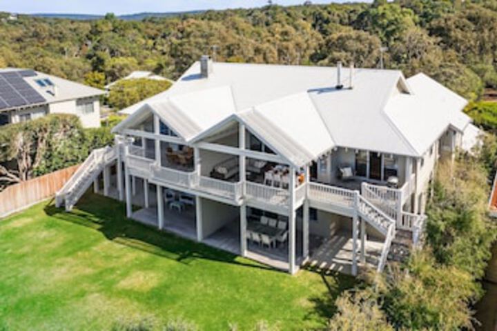 Eagle Bay WA Accommodation Southport